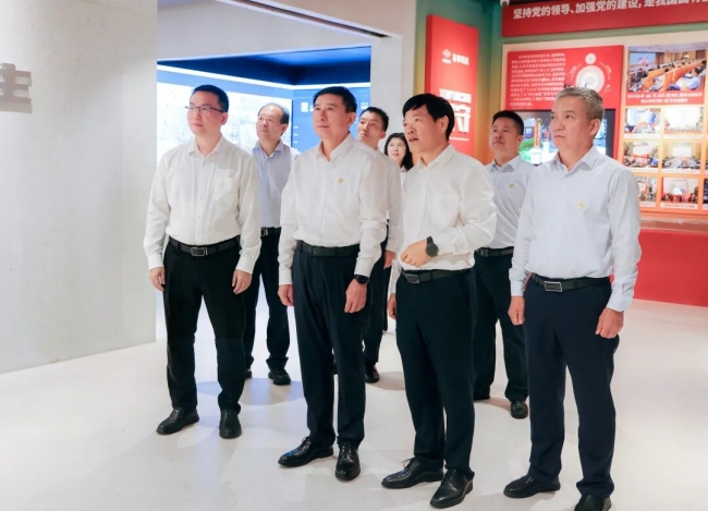 1787961587132438.jpeg 中国化学工程东华公司座谈互换.jpg